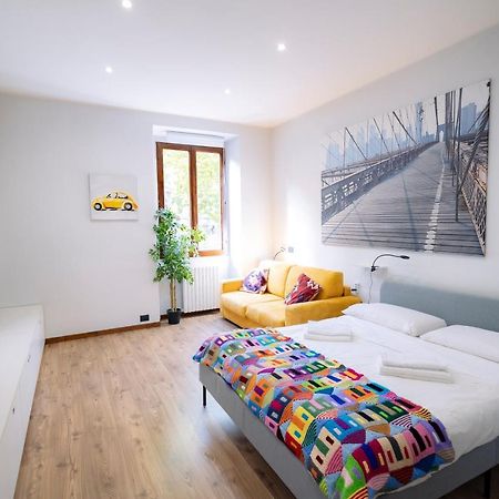 The Red Bricks Home - San Babila Area ميلان المظهر الخارجي الصورة