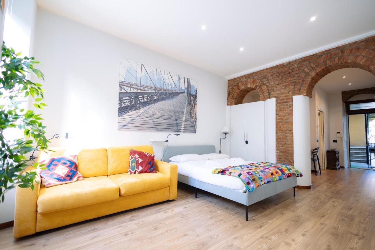 The Red Bricks Home - San Babila Area ميلان المظهر الخارجي الصورة