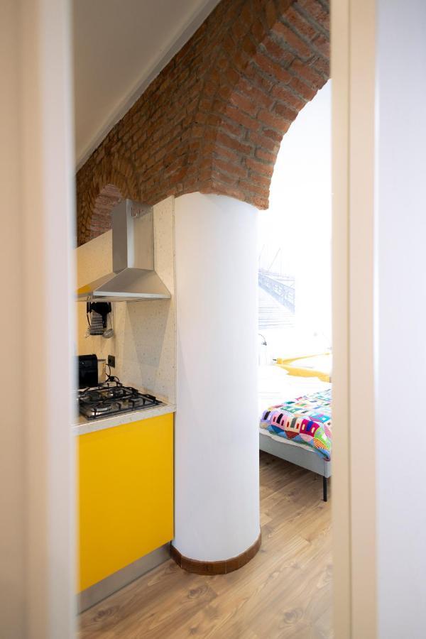 The Red Bricks Home - San Babila Area ميلان المظهر الخارجي الصورة