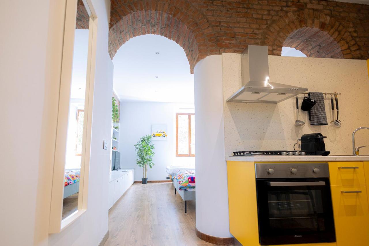 The Red Bricks Home - San Babila Area ميلان المظهر الخارجي الصورة
